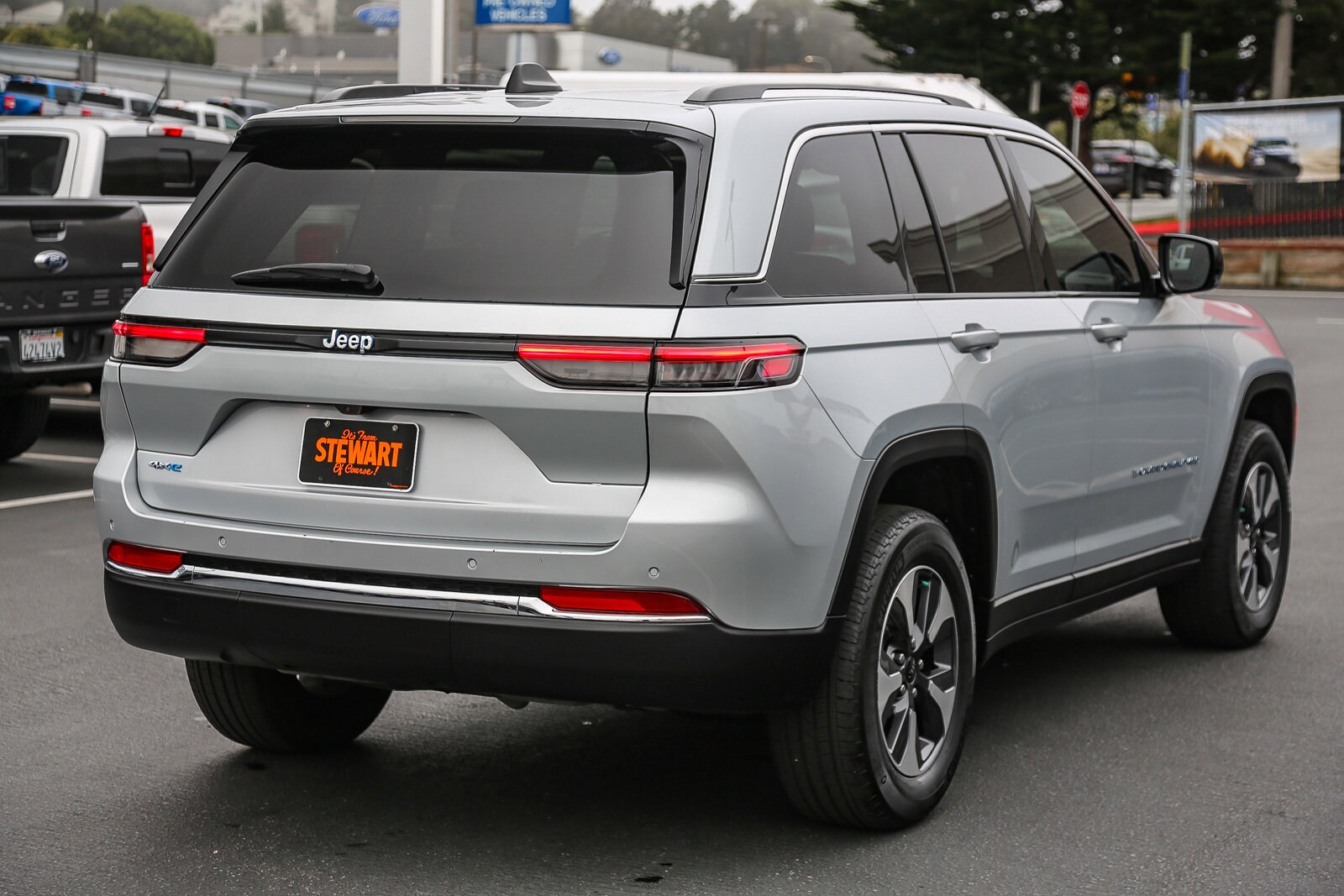 2022 Jeep Cherokee Limited 4xe photo 4