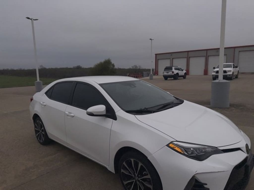 Used 2017 Toyota Corolla SE Sedan