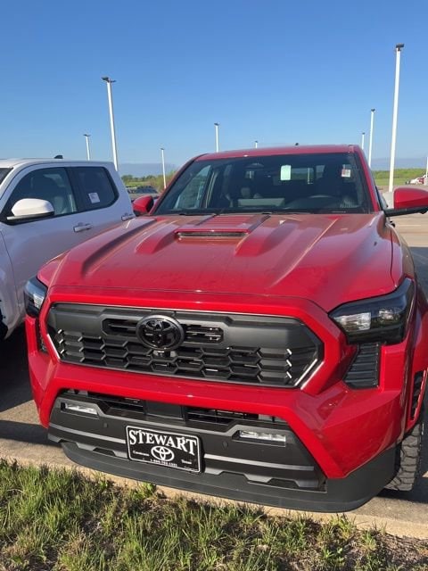 2026 Toyota Tacoma TRD Sport - Photo 2