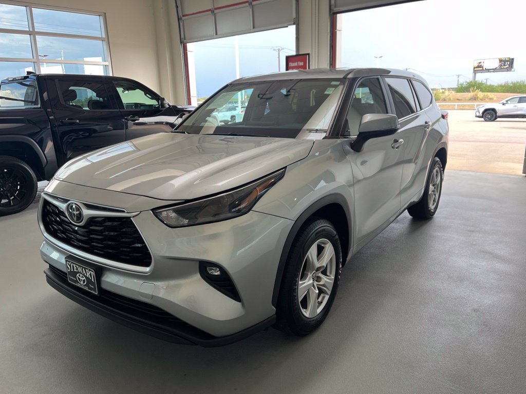 2023 Toyota Highlander LE