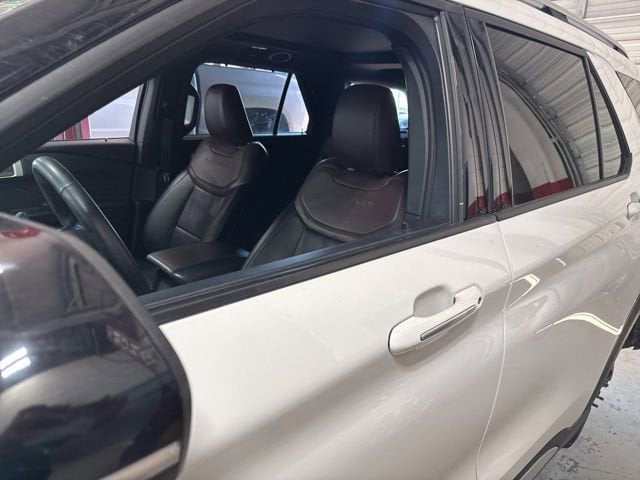 2020 Ford Explorer Platinum 4WD's photo