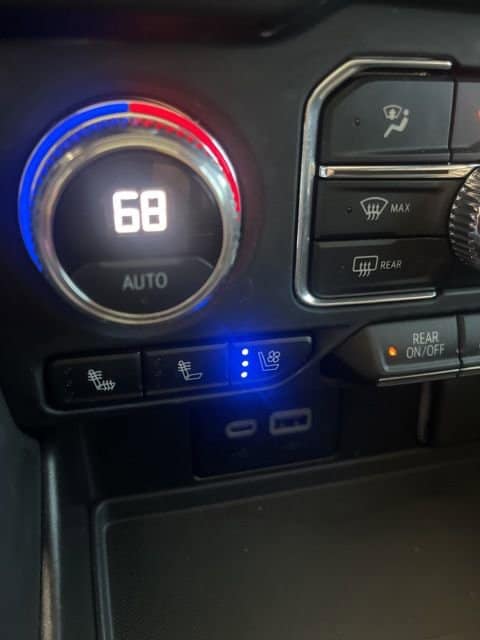 2024 GMC Yukon AT4 - Photo 21