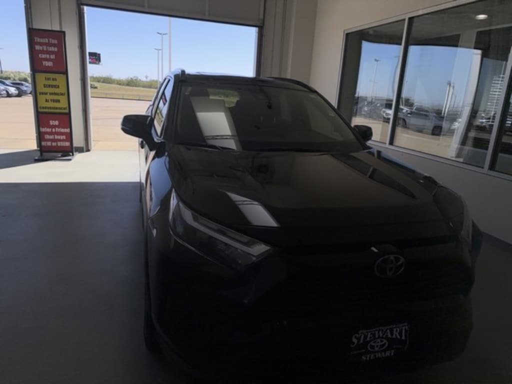 Used 2025 Toyota RAV4 Hybrid XLE SUV