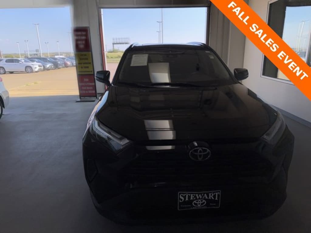 Used 2022 Toyota RAV4 XLE SUV