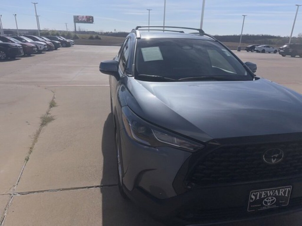Used 2024 Toyota Corolla Cross LE SUV