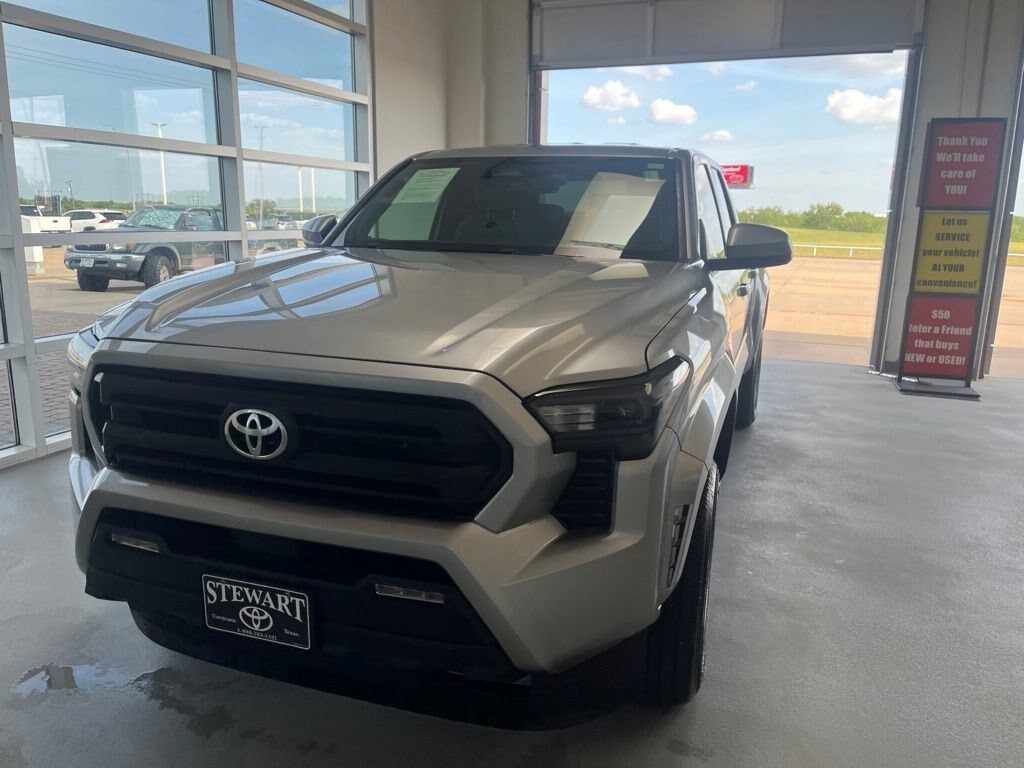 Used 2025 Toyota Tacoma SR5 Truck Double Cab