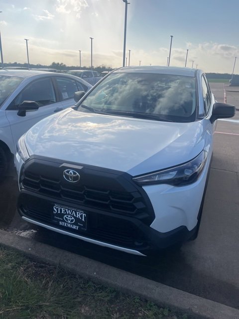 2026 Toyota Corolla Cross L photo 2