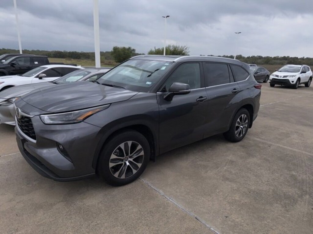 Used 2023 Toyota Highlander XLE SUV