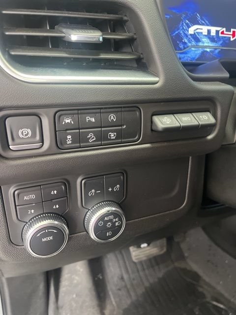 2024 GMC Yukon AT4 - Photo 14