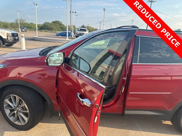 Used 2017 Hyundai Santa Fe SE with VIN KM8SN4HF0HU248114 for sale in Corsicana, TX