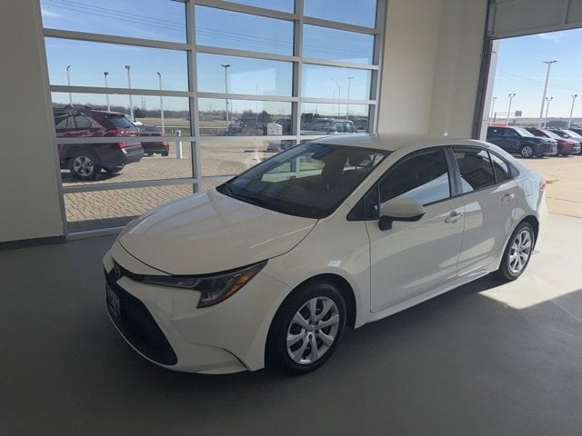 2021 Toyota Corolla LE's photo
