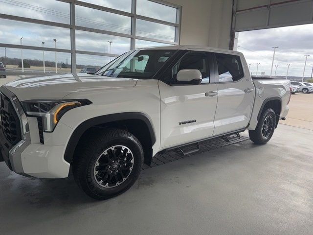 2025 Toyota Tundra SR5's photo