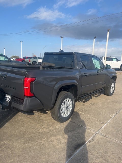 2025 Toyota Tacoma SR5 photo 4