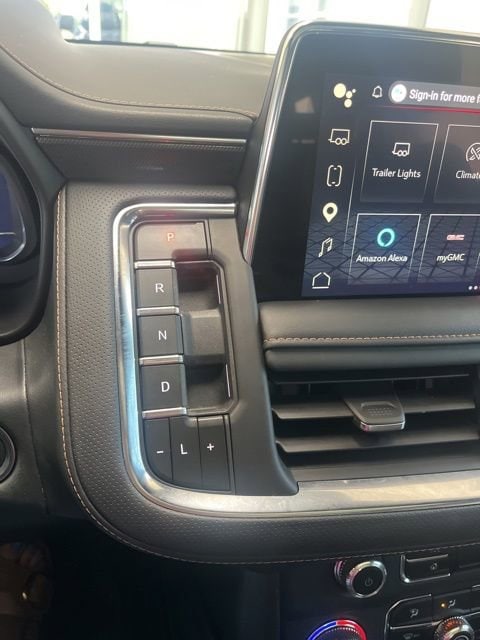2024 GMC Yukon AT4 - Photo 16