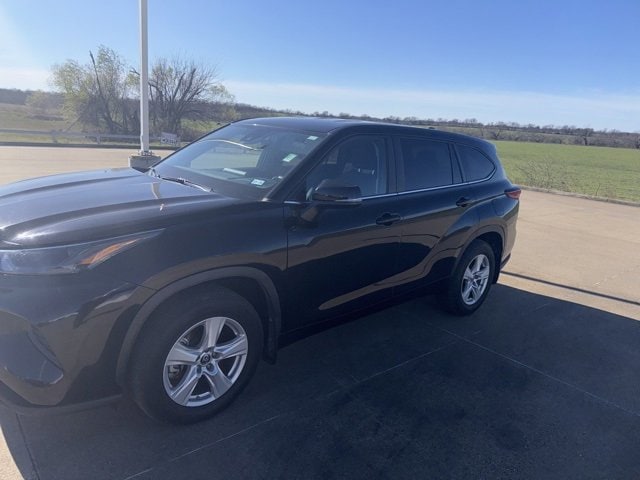 2023 Toyota Highlander L's photo