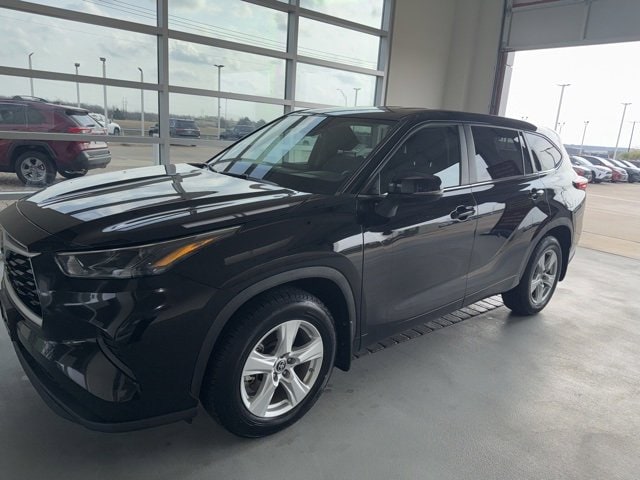 2023 Toyota Highlander L's photo