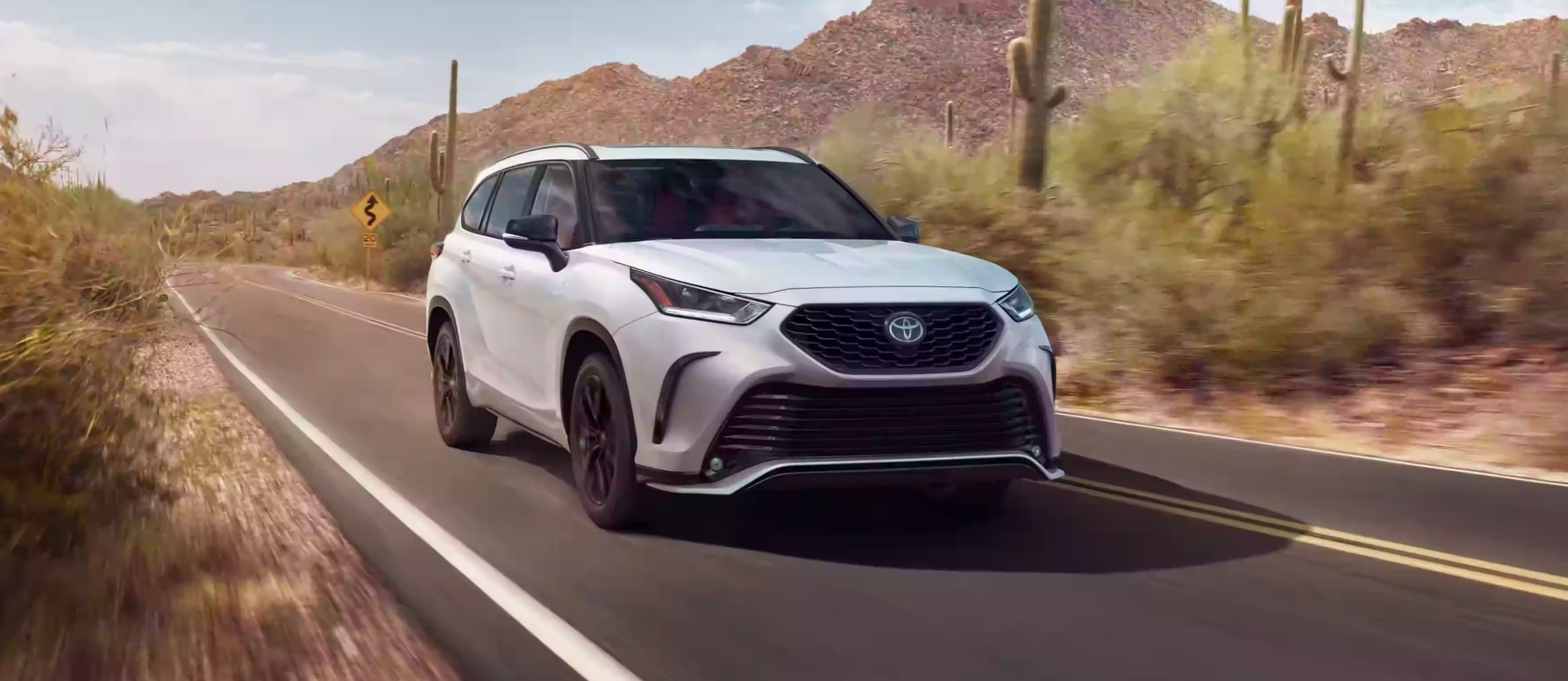 2025 Toyota Highlander XSE in Wind Chill Pearl for sale in Corsicana, TX
