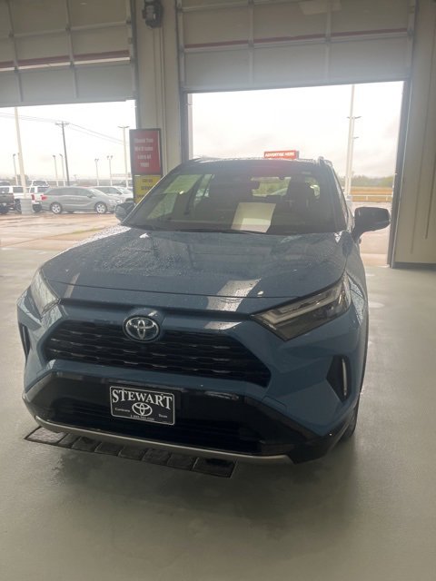 2024 Toyota RAV4 Hybrid XSE photo 2