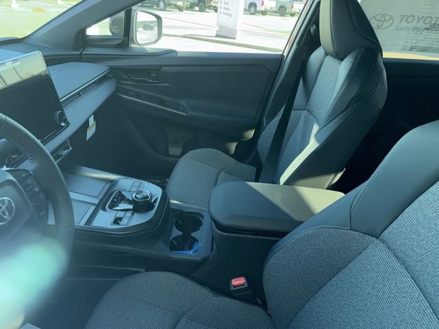 2026 Toyota bZ XLE - Photo 8