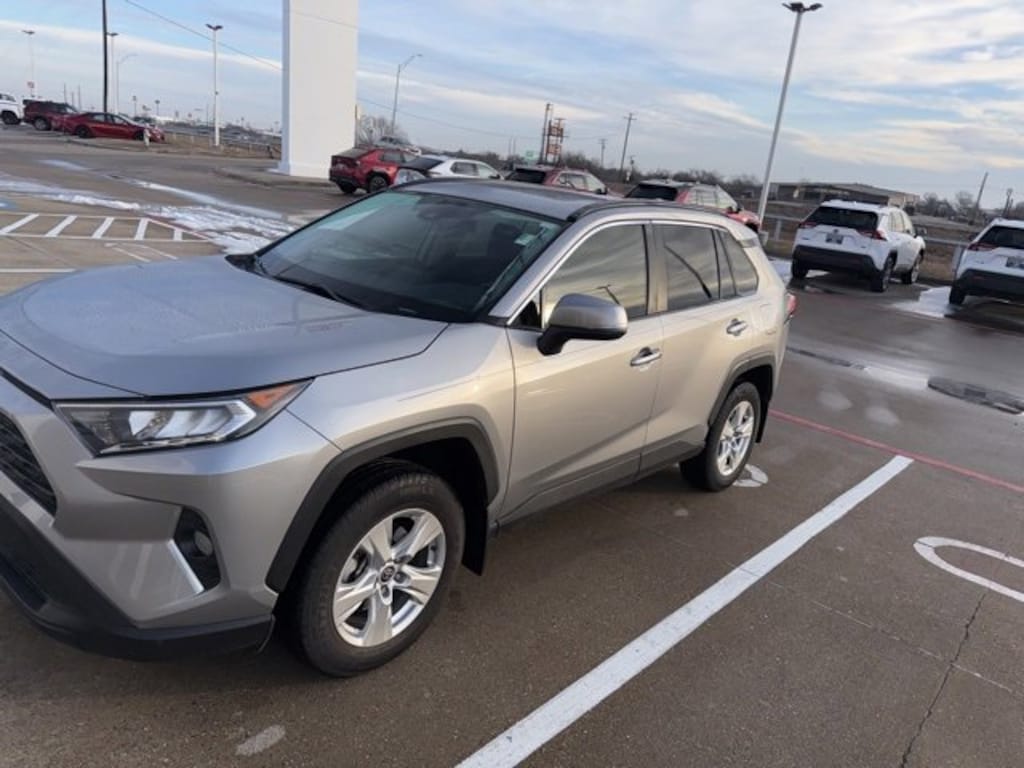 Used 2021 Toyota RAV4 XLE SUV