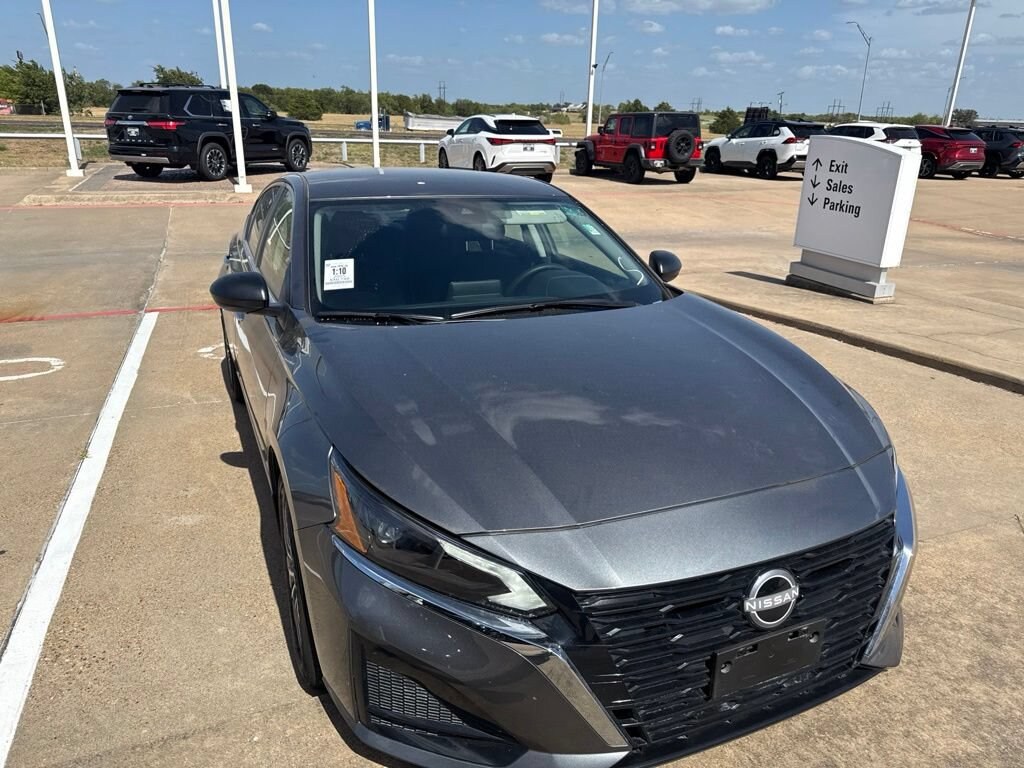 Used 2025 Nissan Altima SV Sedan