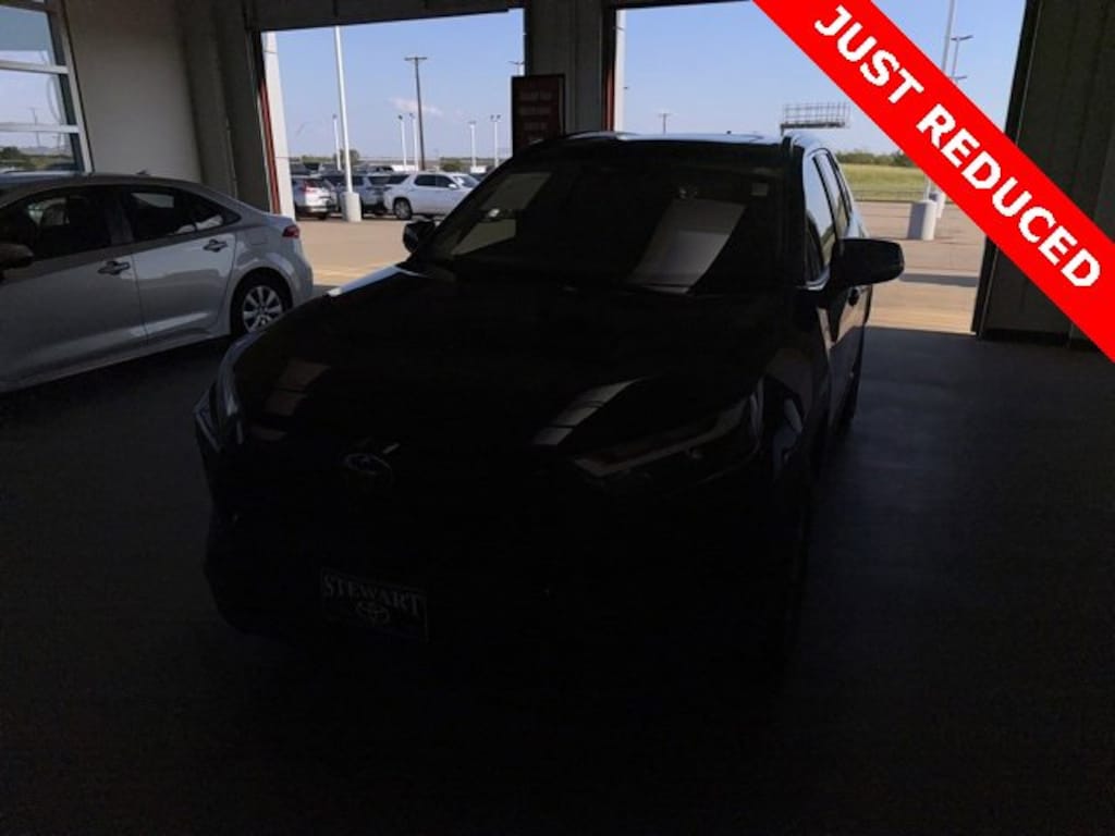 Used 2022 Toyota RAV4 XLE SUV