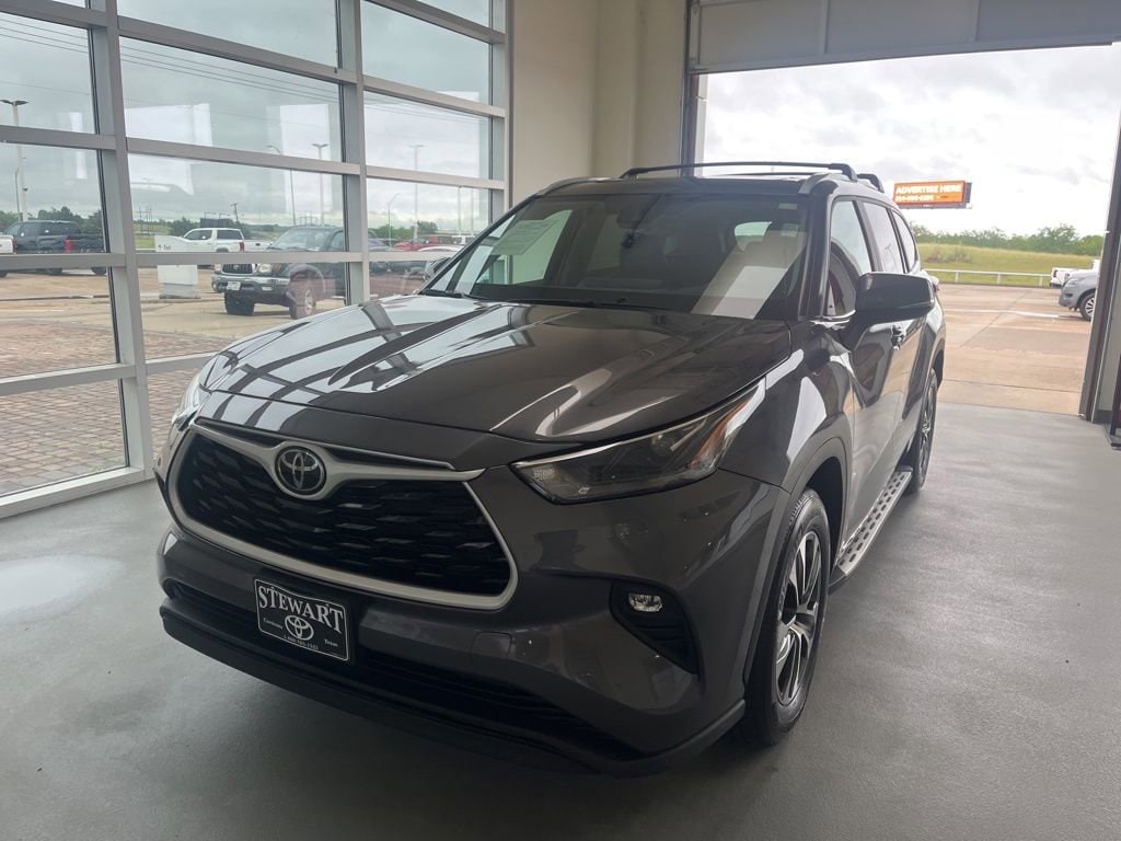 Used 2024 Toyota Highlander XLE SUV