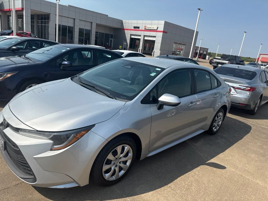 Used 2025 Toyota Corolla LE Sedan