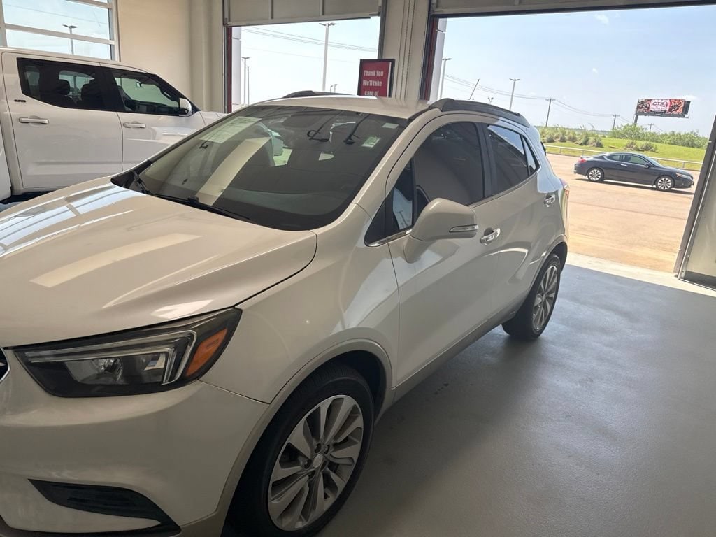 2018 Buick Encore Preferred's photo