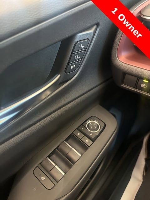 2025 Toyota Prius XSE Premium - Photo 13