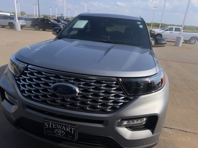 2020 Ford Explorer Platinum photo 3