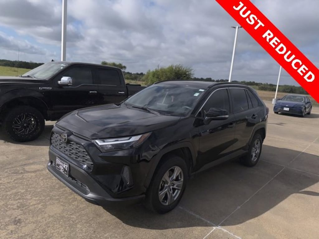 Used 2022 Toyota RAV4 XLE SUV