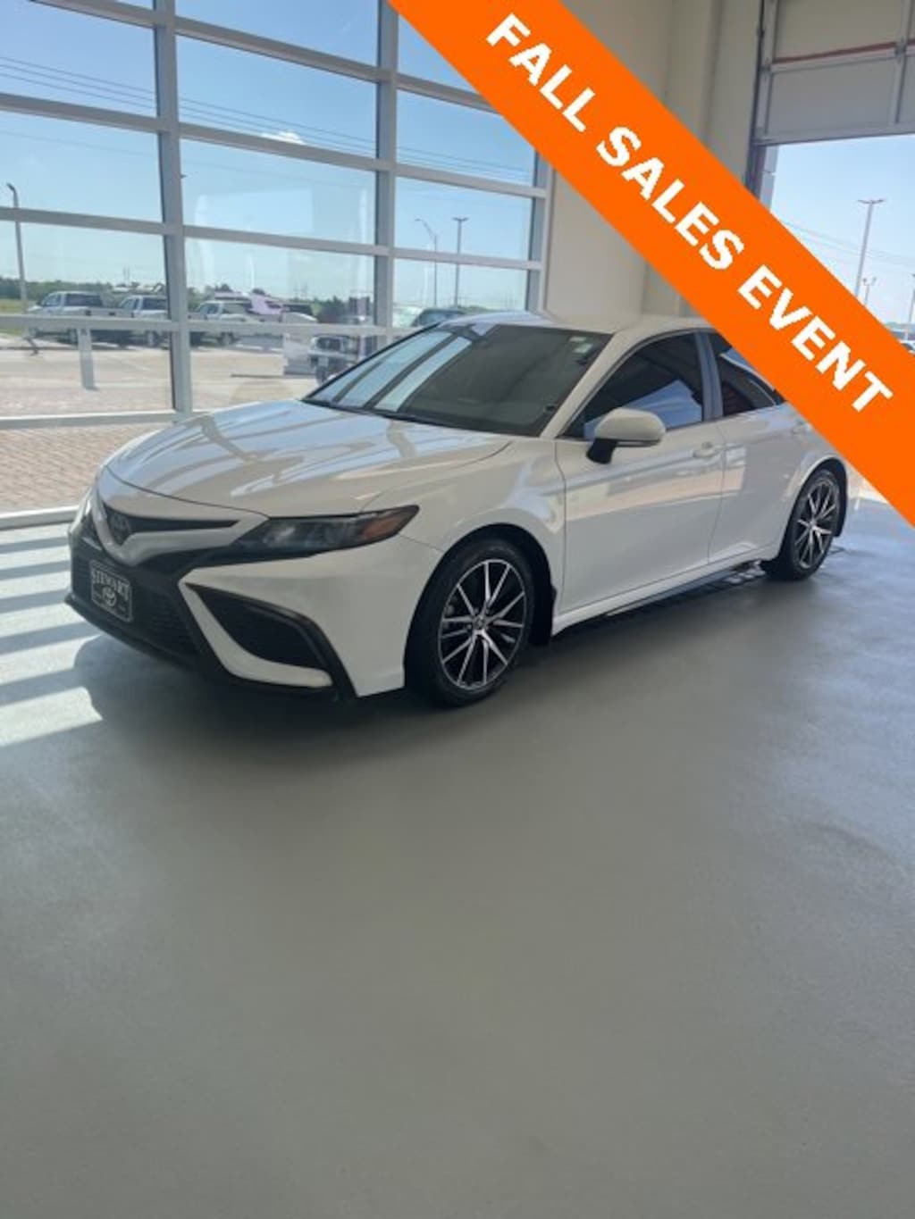 Used 2023 Toyota Camry SE Sedan