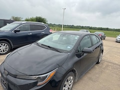 Used 2022 Toyota Corolla LE Sedan near Waxahachie, TX