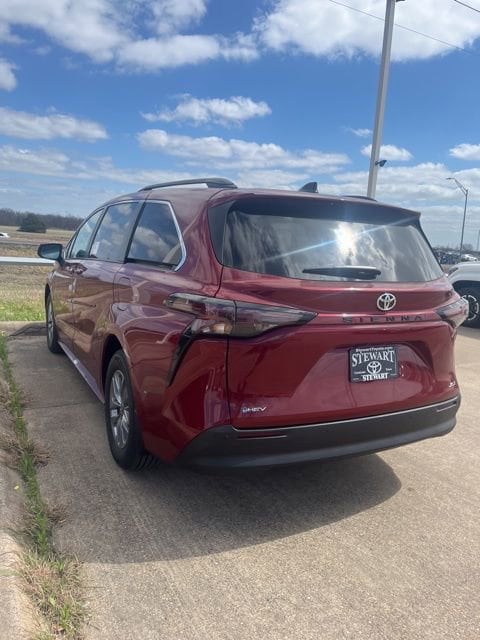 2026 Toyota Sienna XLE - Photo 8