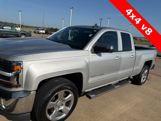 Used 2017 Chevrolet Silverado 1500 LT with VIN 1GCVKREC5HZ320736 for sale in Corsicana, TX