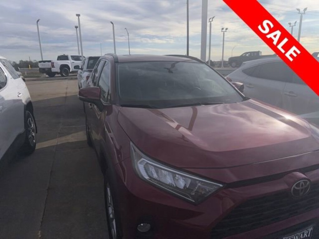 Used 2021 Toyota RAV4 XLE SUV