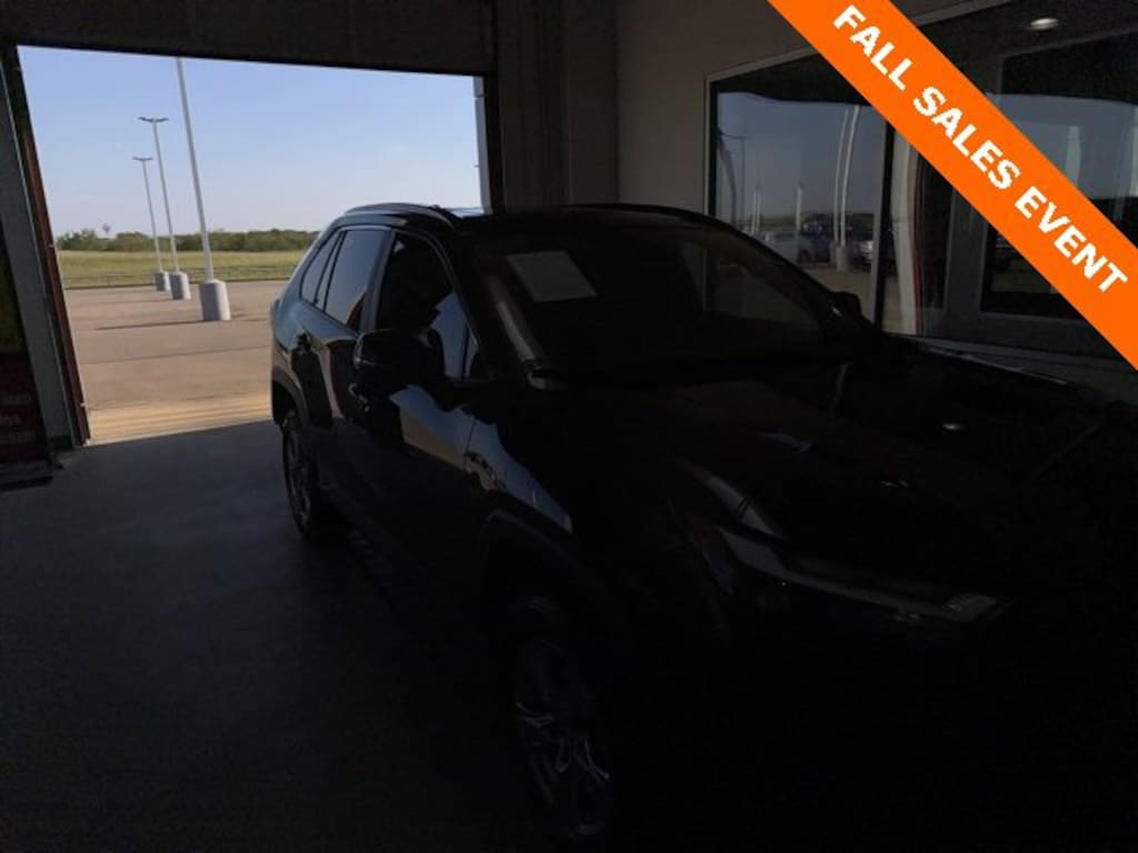 Used 2022 Toyota RAV4 XLE SUV