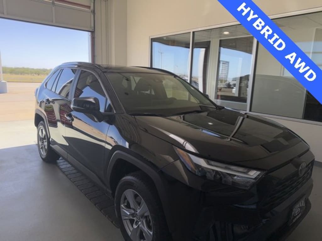 Used 2025 Toyota RAV4 Hybrid XLE SUV