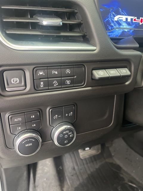 2024 GMC Yukon AT4 - Photo 14