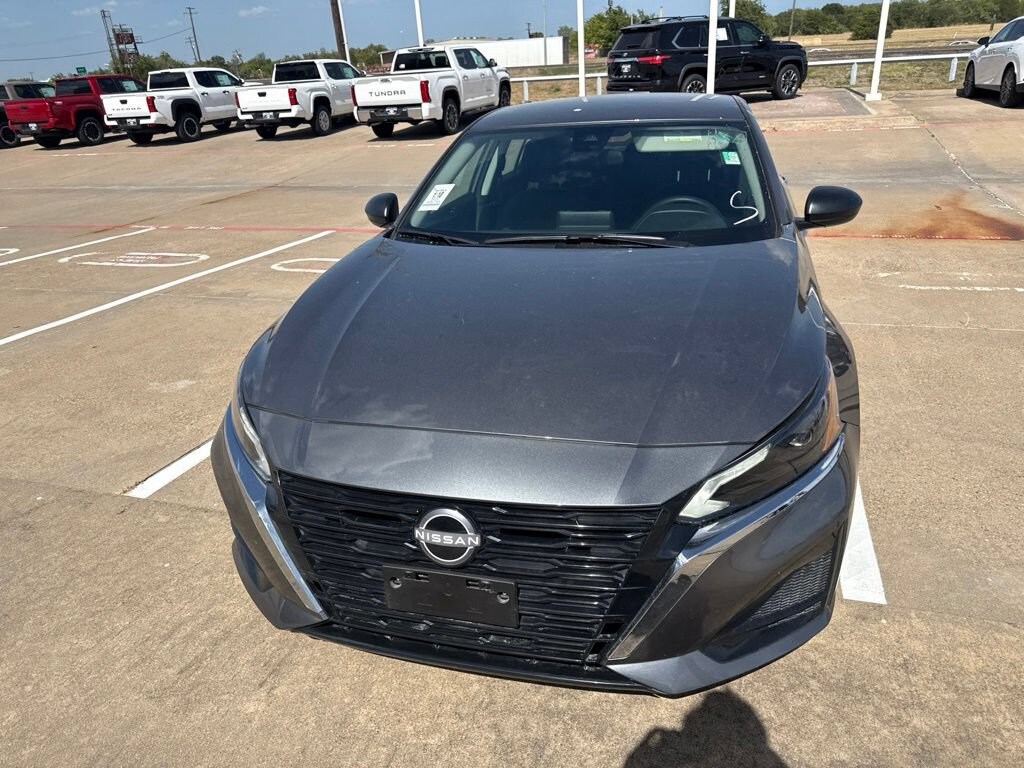 Used 2025 Nissan Altima SV Sedan