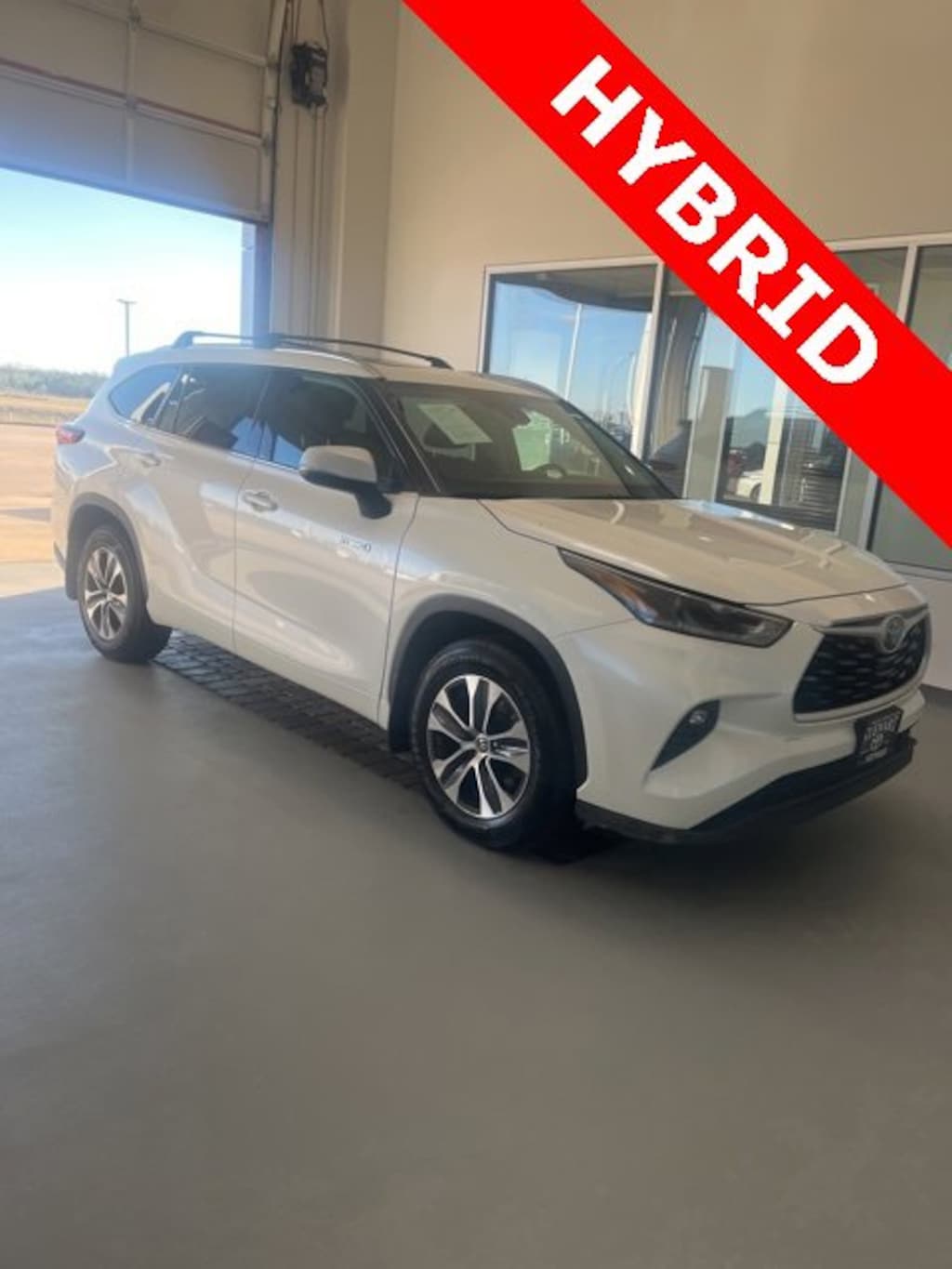 Used 2021 Toyota Highlander Hybrid XLE SUV