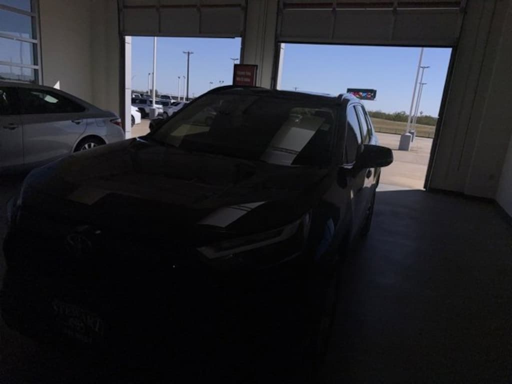 Used 2025 Toyota RAV4 Hybrid XLE SUV