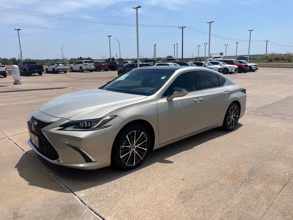 2025 Lexus ES