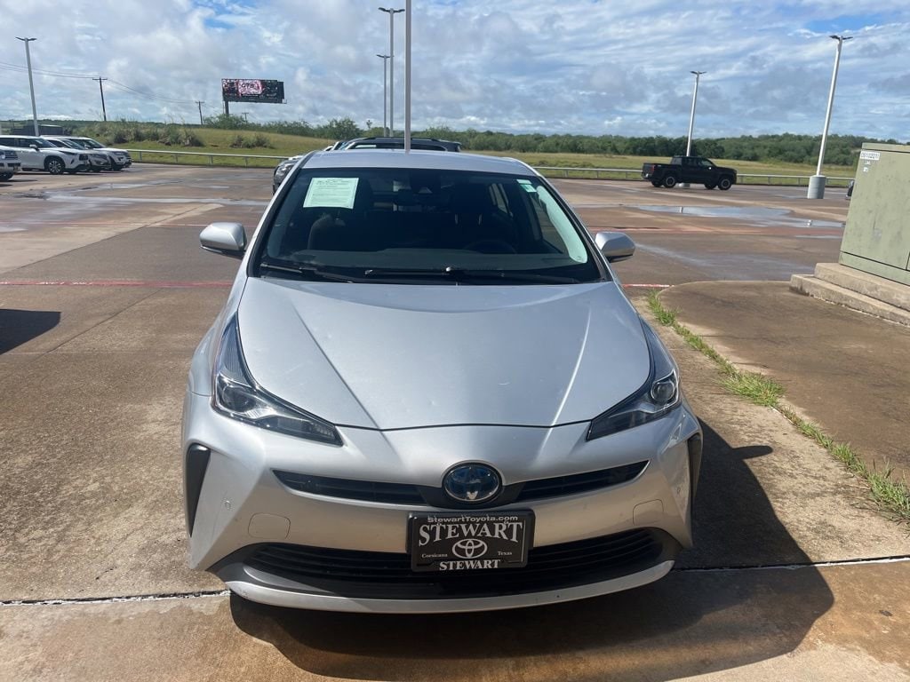 Used 2022 Toyota Prius L Hatchback