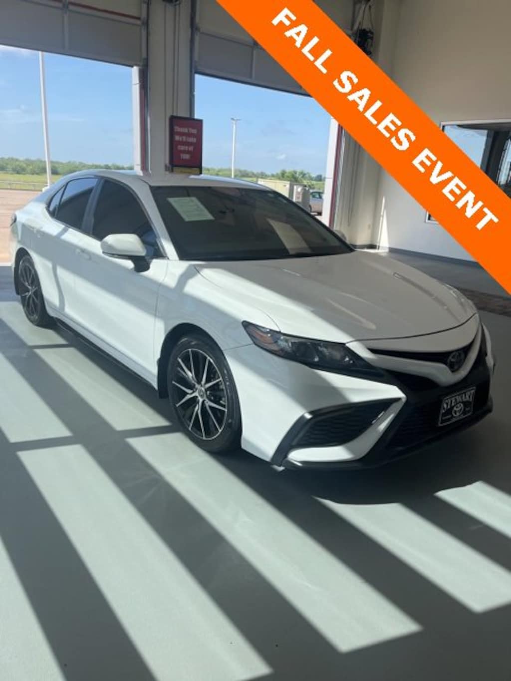 Used 2023 Toyota Camry SE Sedan