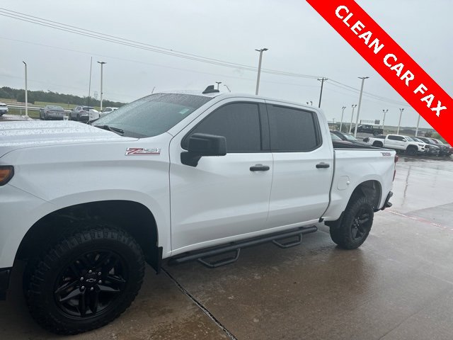 Used 2021 Chevrolet Silverado 1500 Custom with VIN 1GCPYCEH0MZ439319 for sale in Corsicana, TX