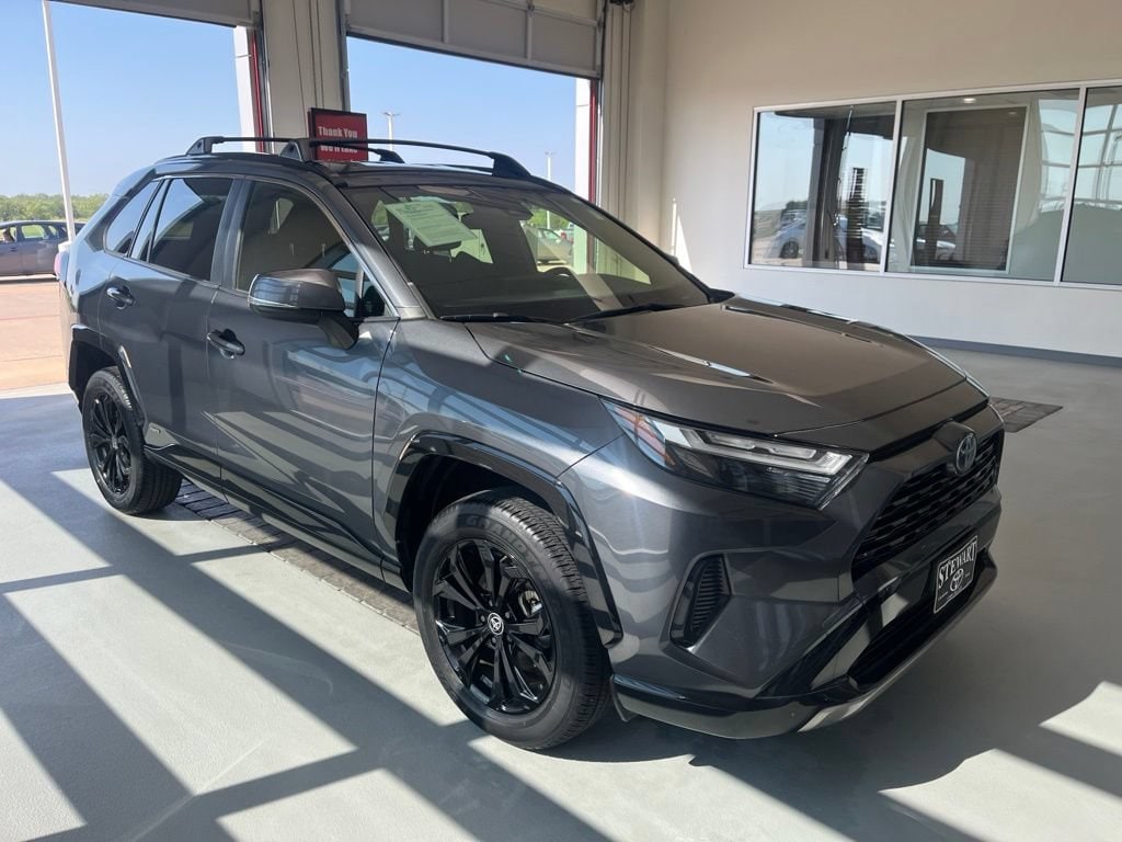 Used 2022 Toyota RAV4 Hybrid SE SUV