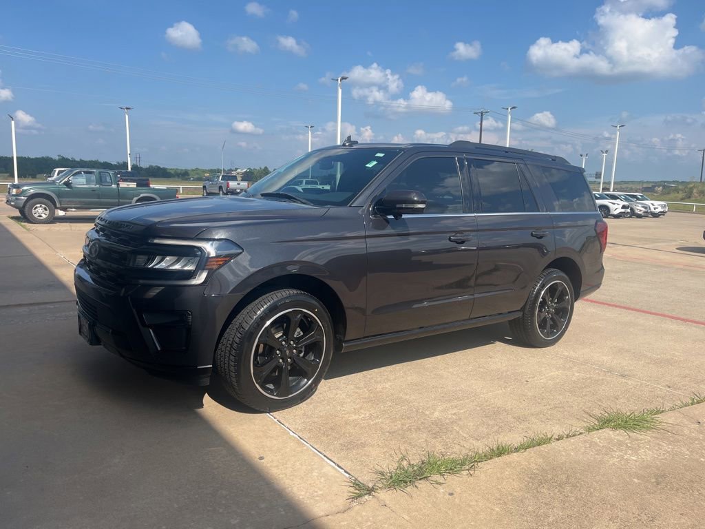 2023 Ford Expedition Limited's photo