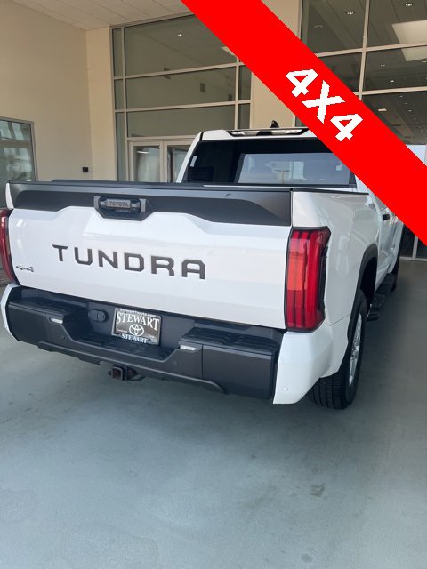 2023 Toyota Tundra SR5 CrewMax photo 4